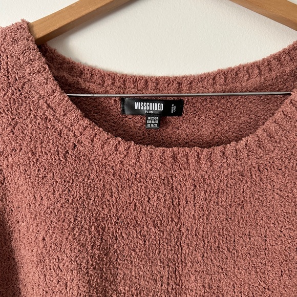 super soft cropped tee. - Picture 4 of 4